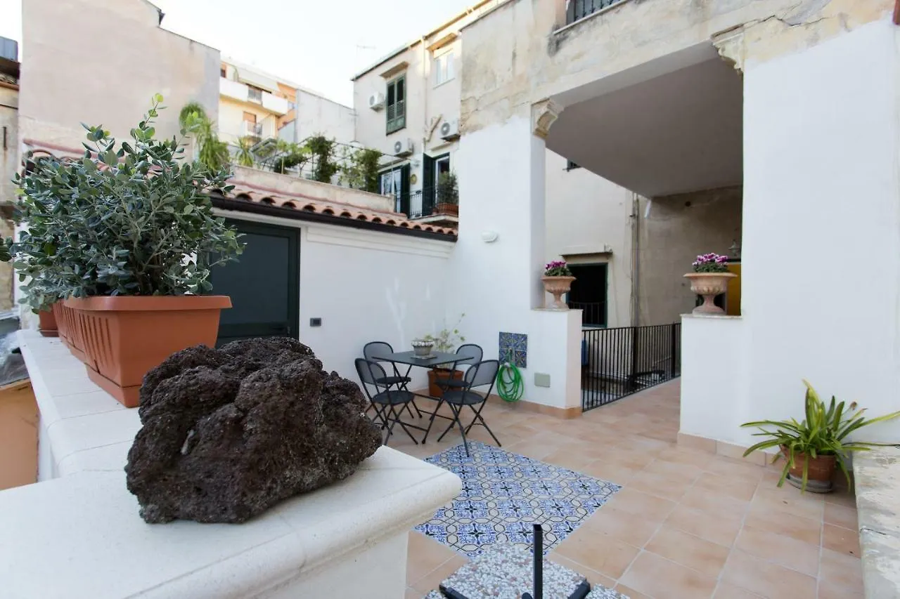 Dante Vintage Apartment Palermo Italien